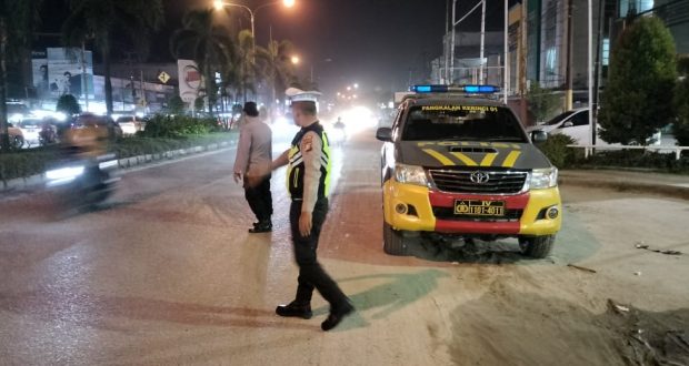 Polsek Pangkalan Kerinci, Gelar Patroli Blue Light Rutin Cegah Gangguan Kamtibmas